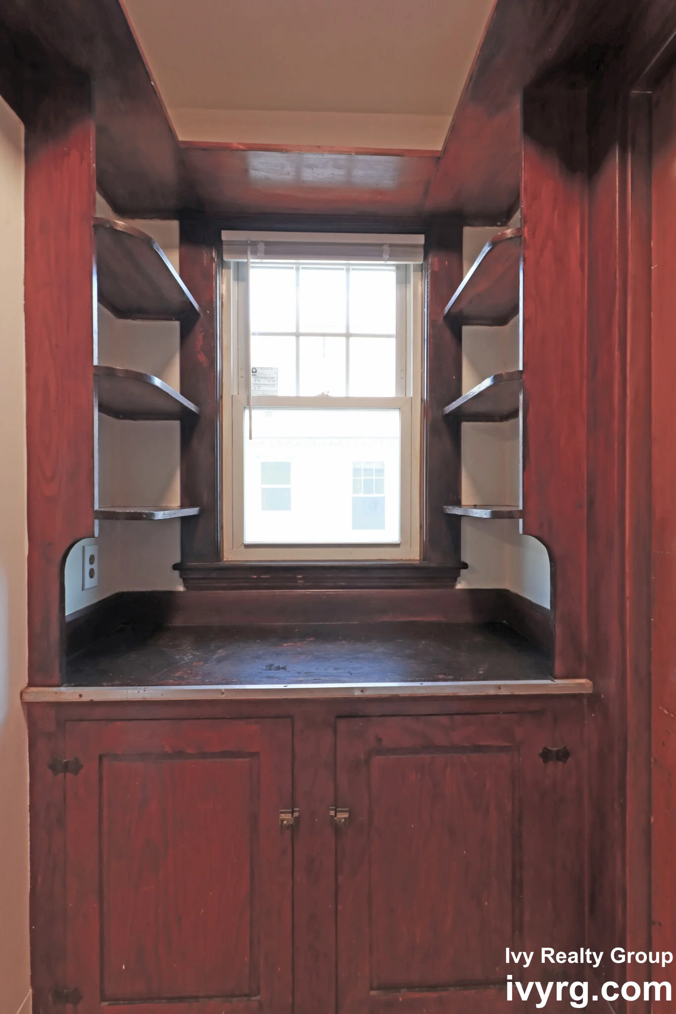 394 Mount Auburn St, East Watertown