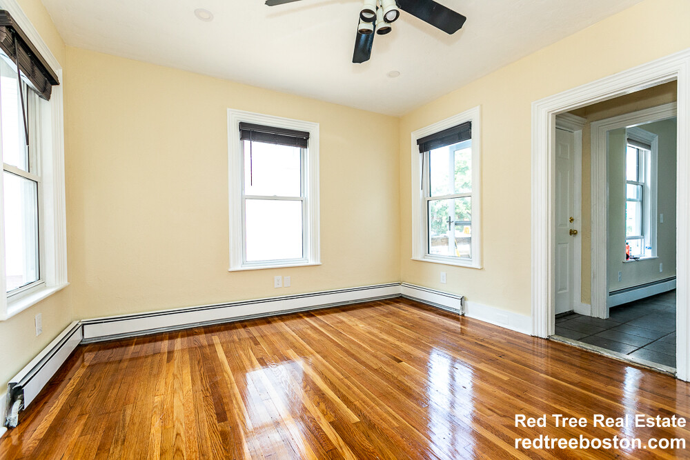 36 Pratt St, Allston