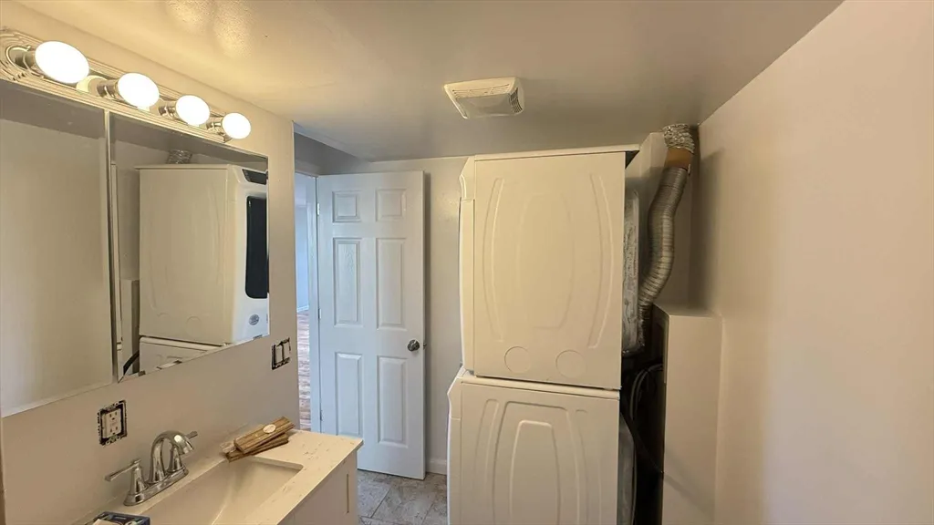 38 Forest St, Roxbury