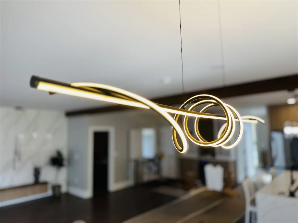 12 Linden St, Natick