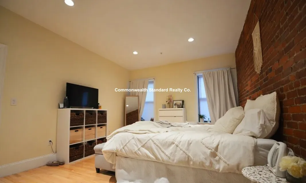 1203 Beacon St, Brookline