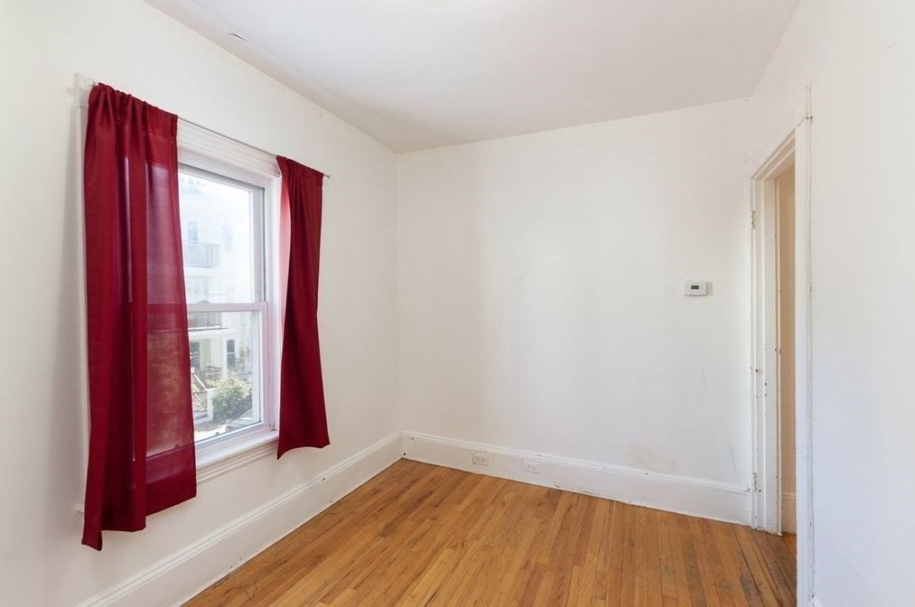 40 Montfern Ave, Oak Square