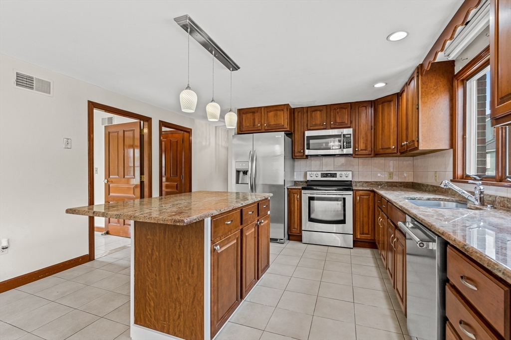 1 Via Marino, Medford