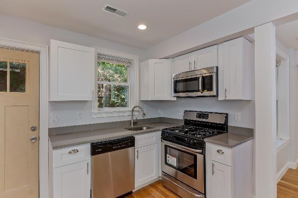 721 Parker St, Mission Hill