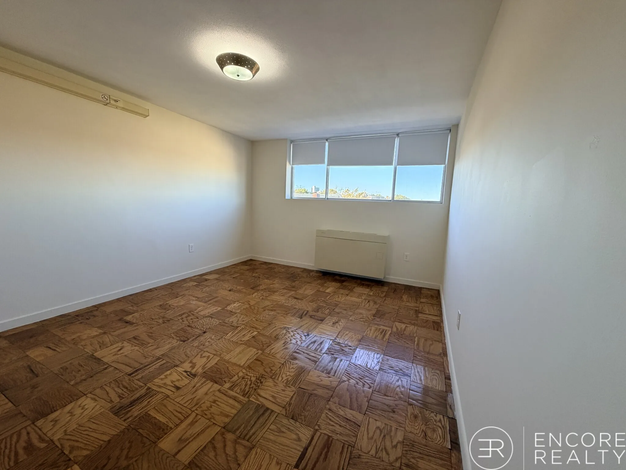 101 Monmouth St, Longwood