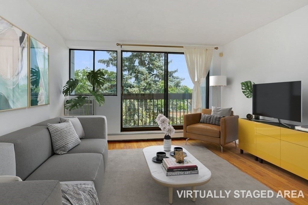 1643 Cambridge St, Cambridge