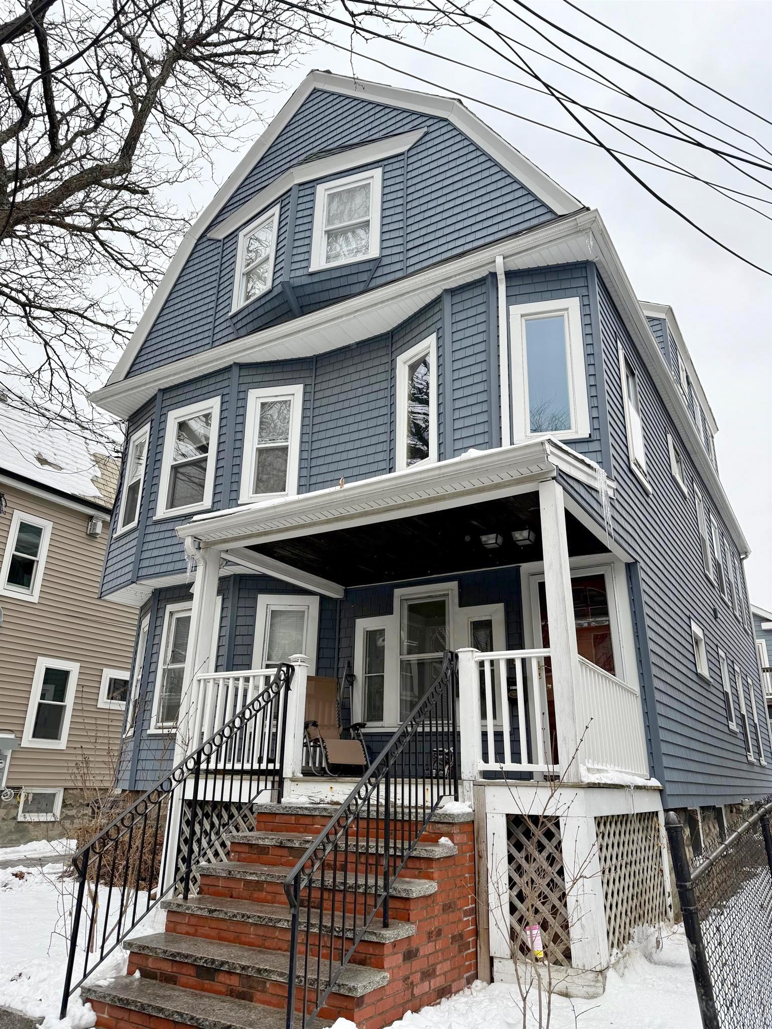 50 Simpson Ave, Tufts