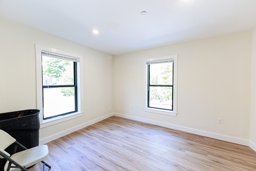 460 Washington St, Brighton