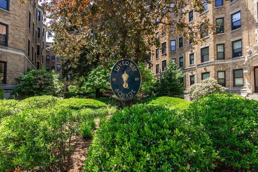 118 Riverway, Longwood