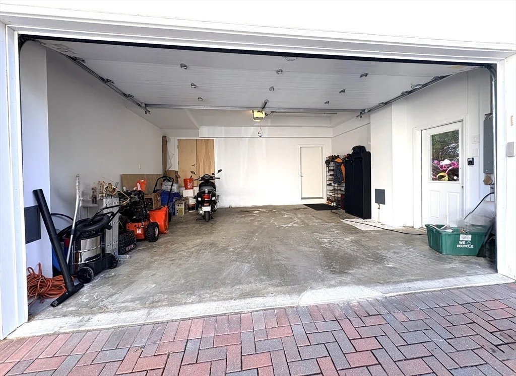 32 Salisbury Rd, Newton