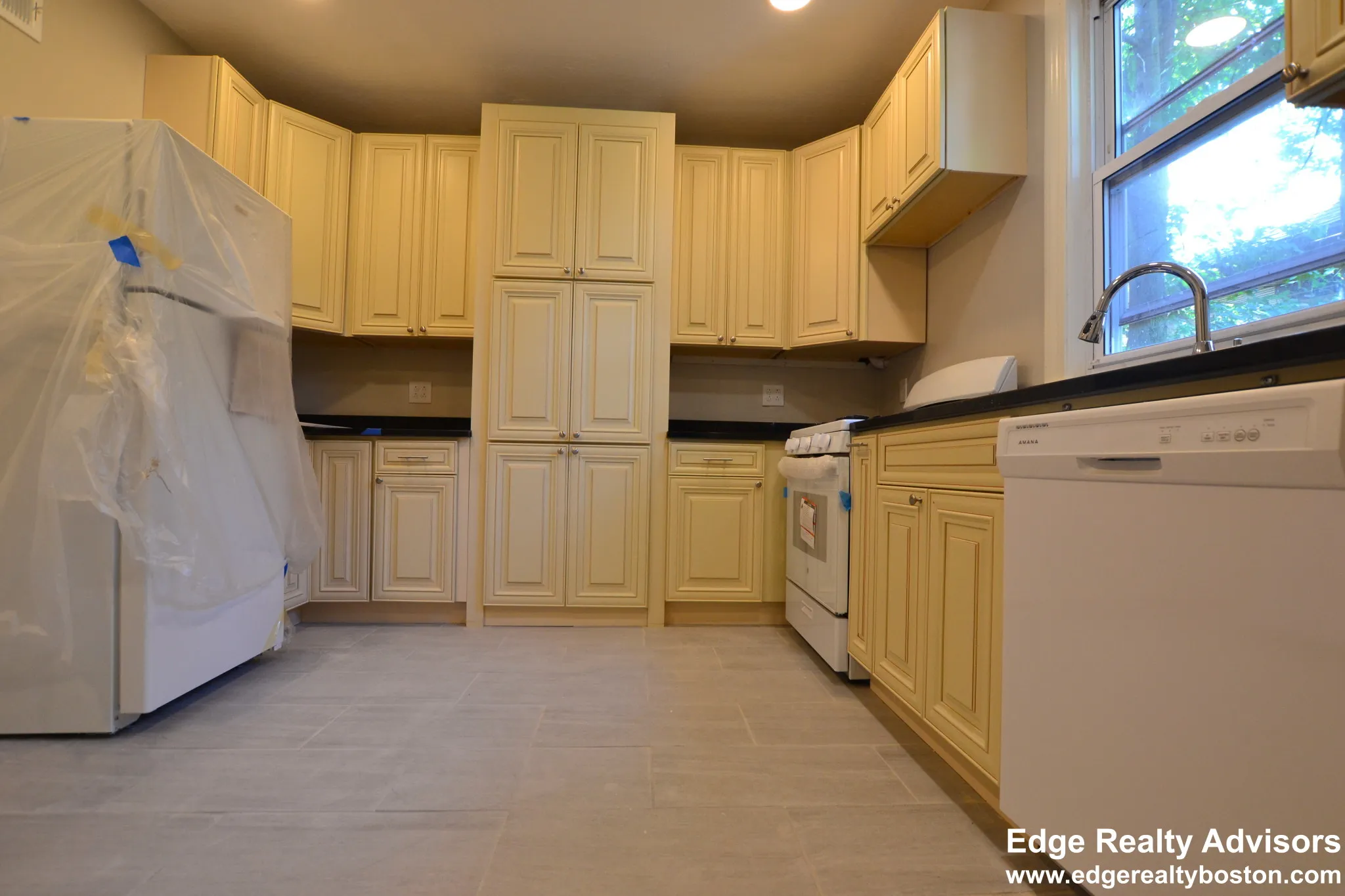 9 Eleanor St, Allston