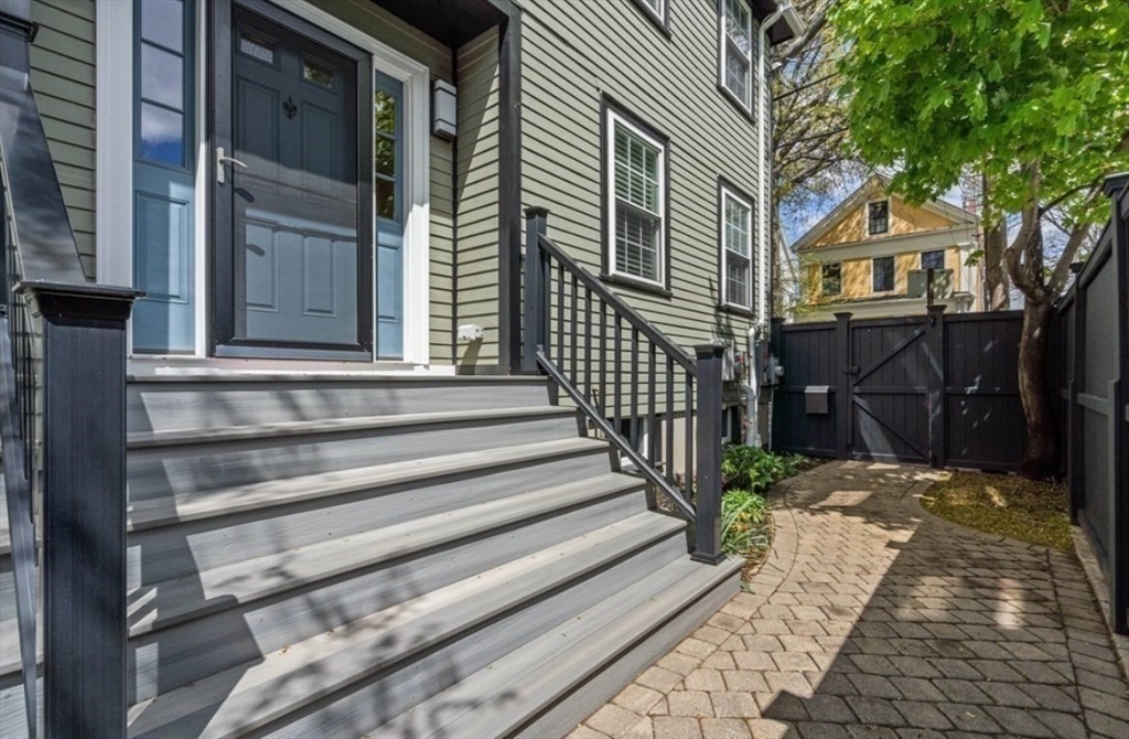 66 Thorndike, East Cambridge