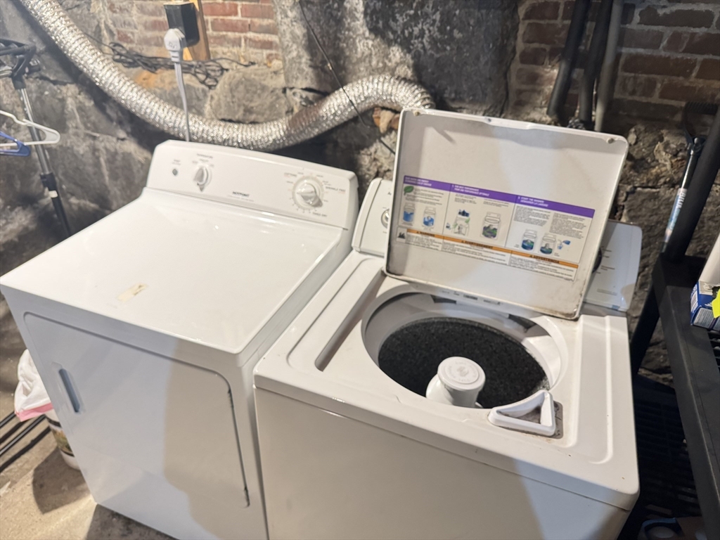 13 Murray Ave, Roxbury