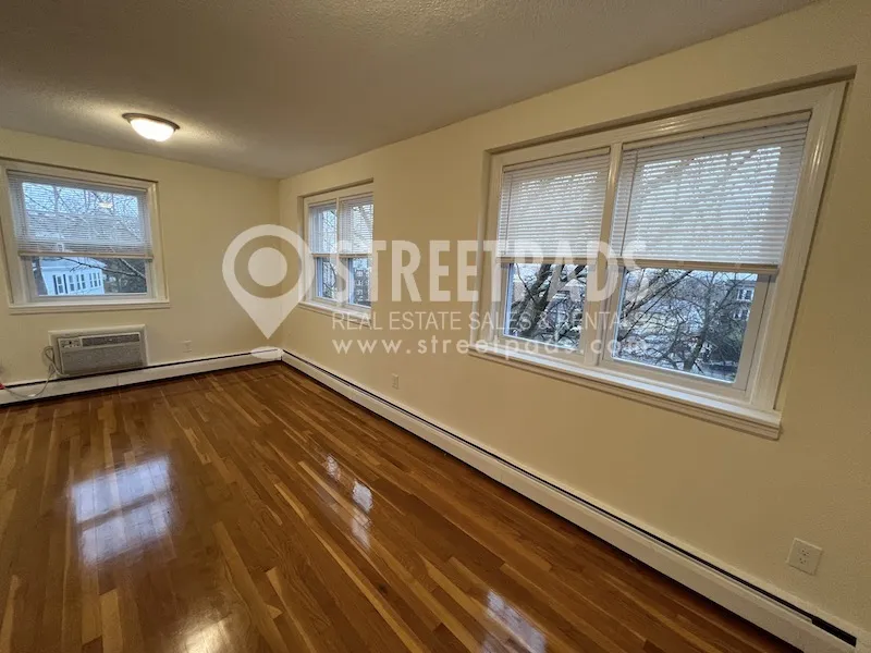 2018 Commonwealth Ave, Brighton