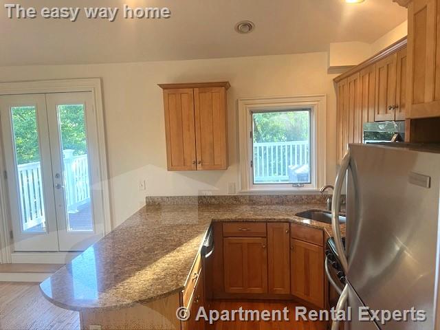 24 Pinckney St, Sullivan Square