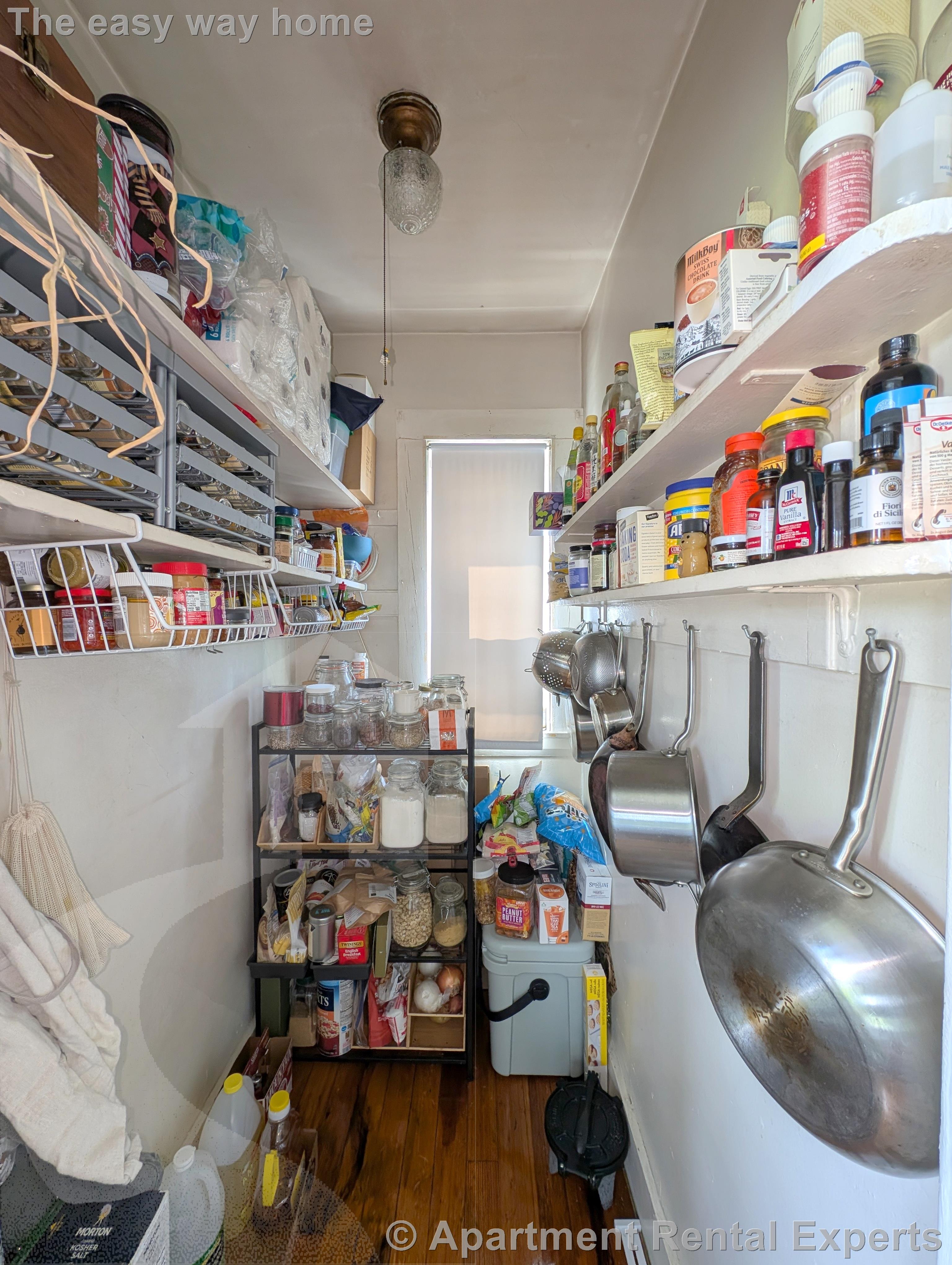 998 Broadway, Davis Square