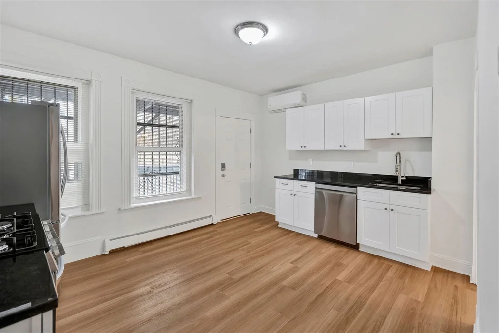 864 Huntington Ave, Mission Hill