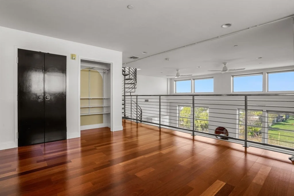 10 Ocean Ave, Revere Beach