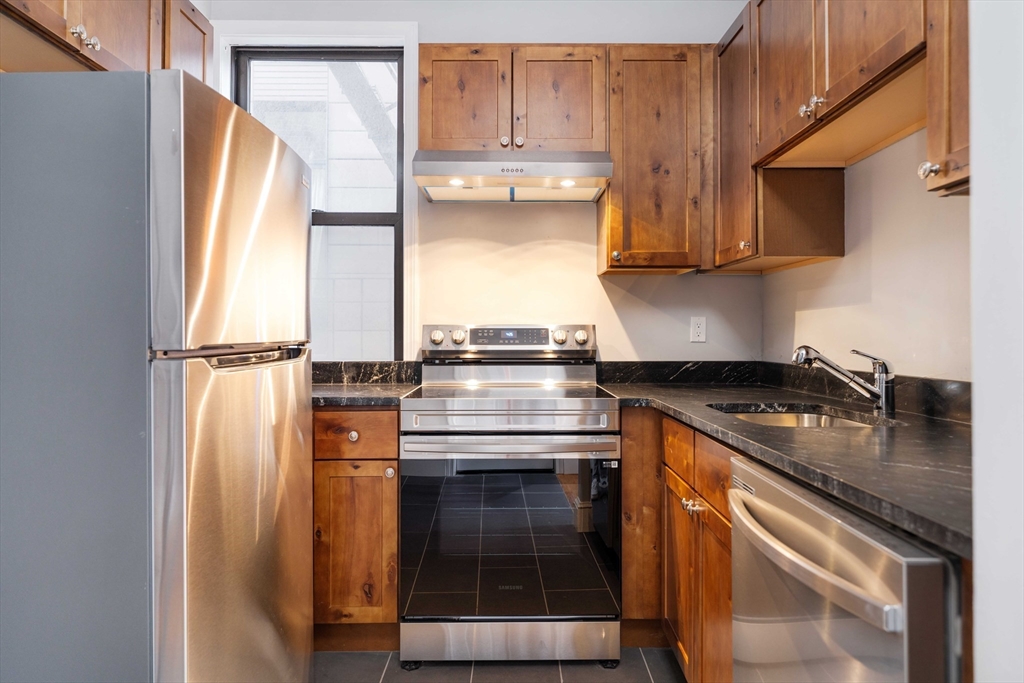 11 East Springfield, South End