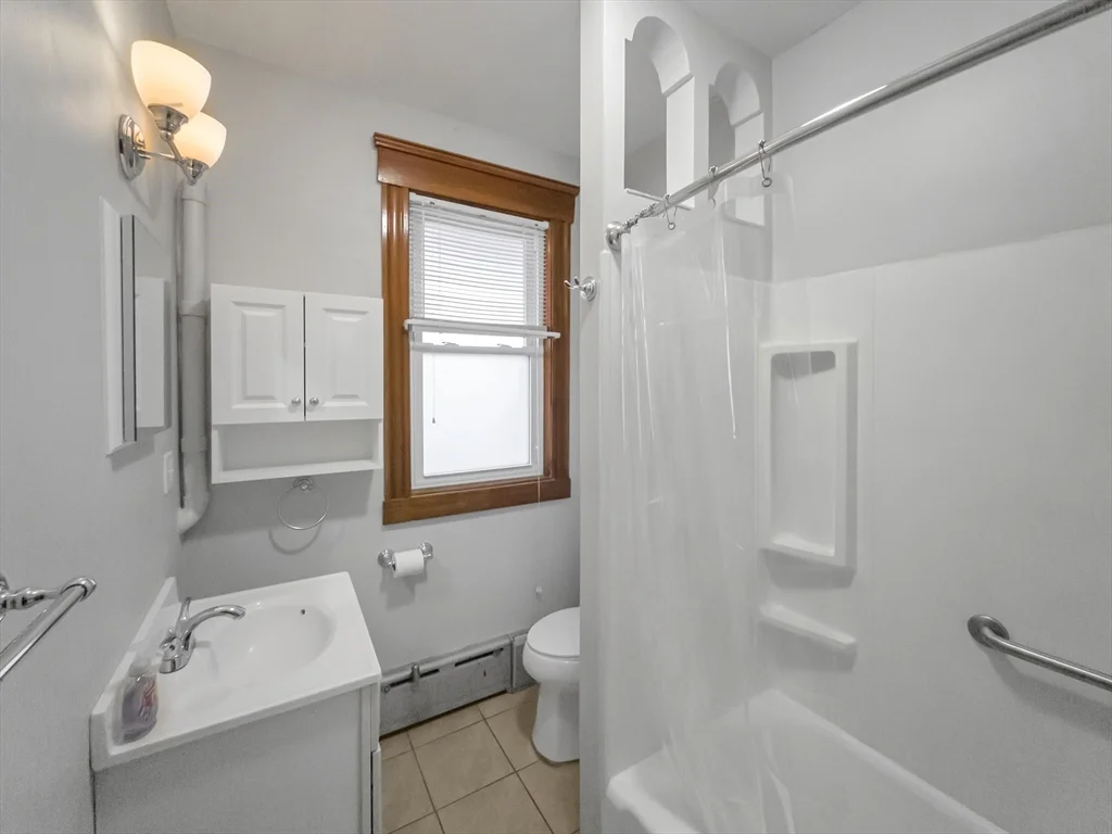 45 Montvale St, Roslindale