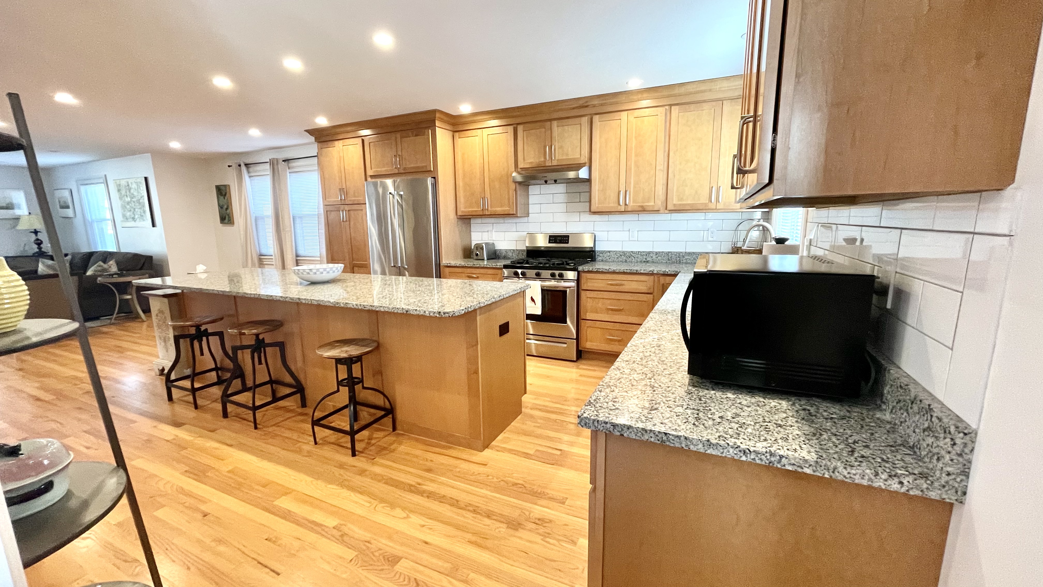 4 bed, 3.5 bath apartment for rent at 36 Horace St Unit 1, Union Square — photo 2 of 17