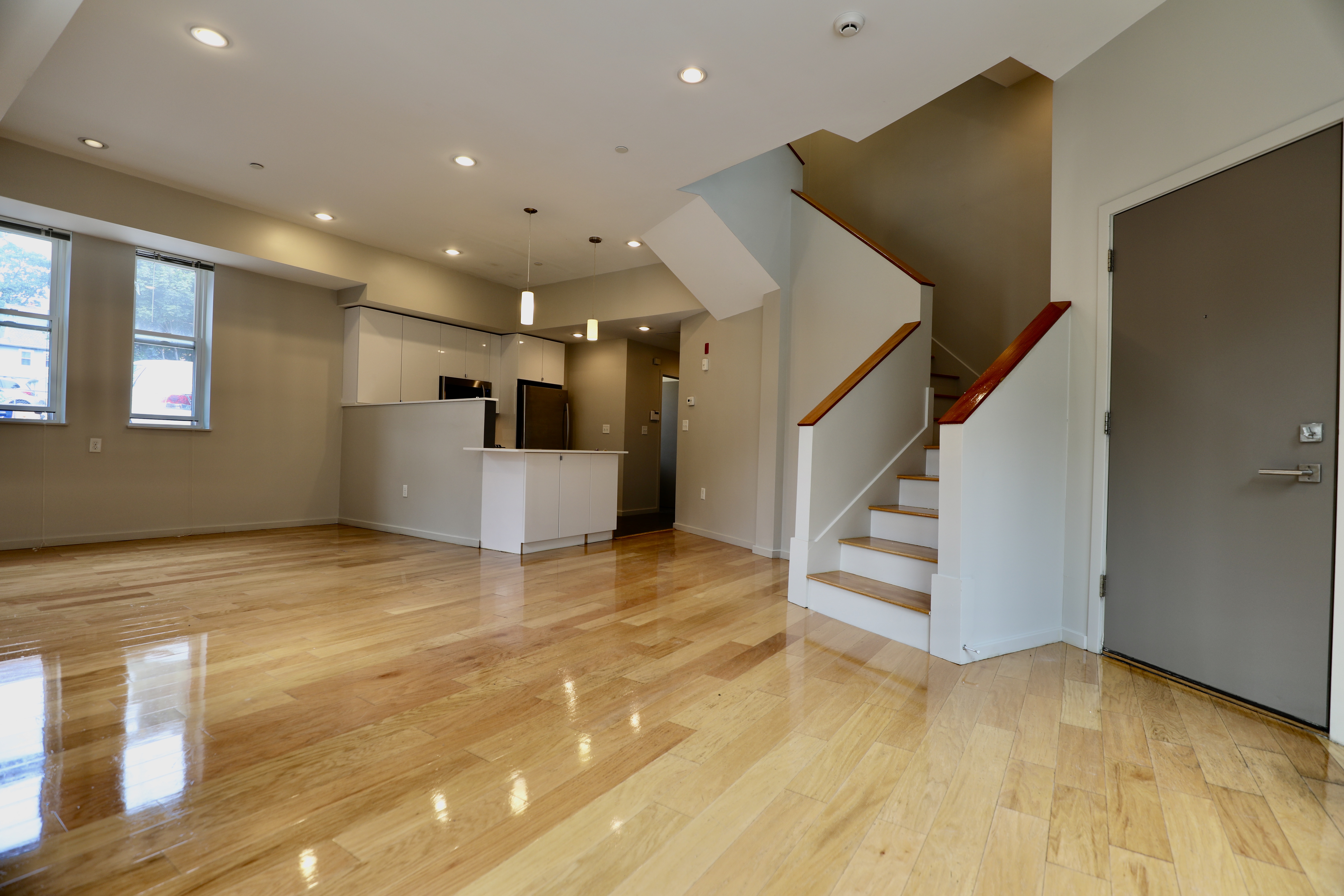 5 bed, 2.5 bath apartment for rent at 57 Glenville Ave Unit 1, Allston — photo 4 of 23