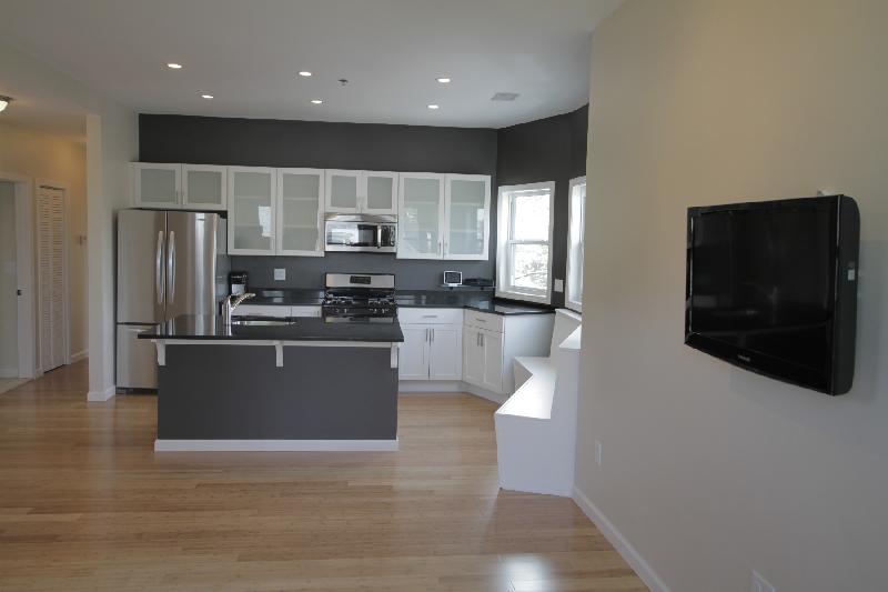 4 bed, 2 bath apartment for rent at 106 Chester St Unit 1, Allston — photo 3 of 15