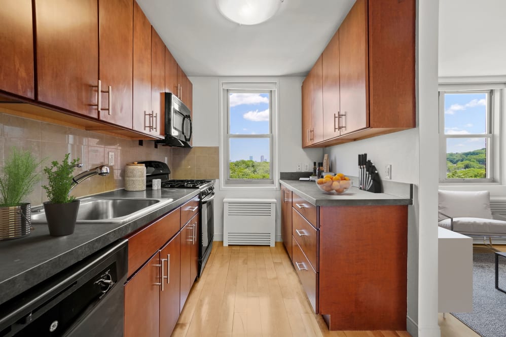 2 bed, 1 bath apartment for rent at 11 Camelot Ct Unit 11-7G, Brighton — photo 12 of 19