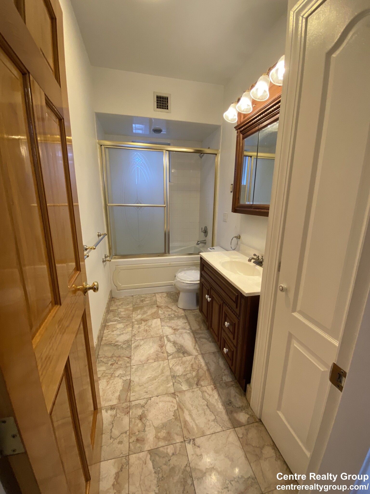 200 Hyde Park Ave, Jamaica Plain