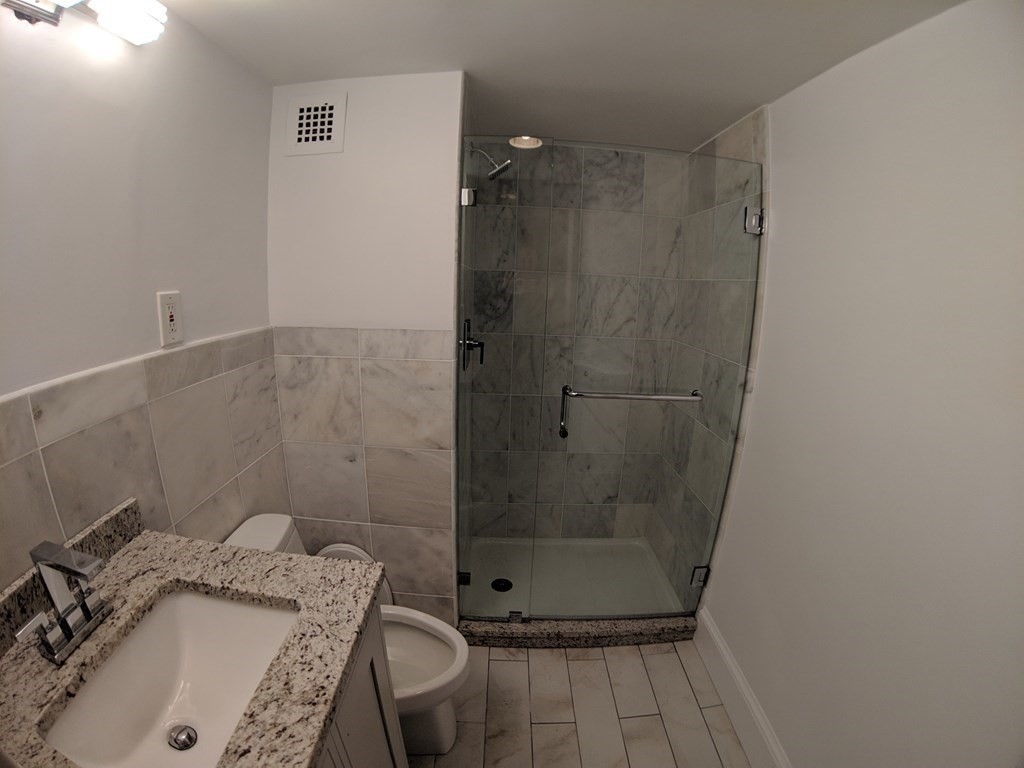 6 Whittier Pl, West End