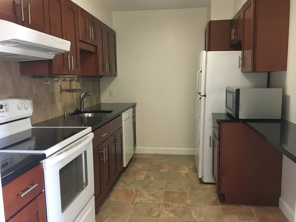 50 Longwood Ave, Brookline