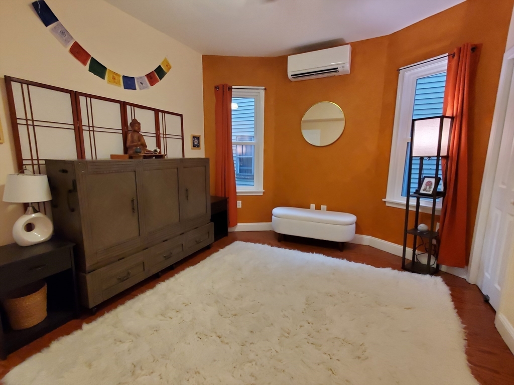 11 Juliette, Dorchester