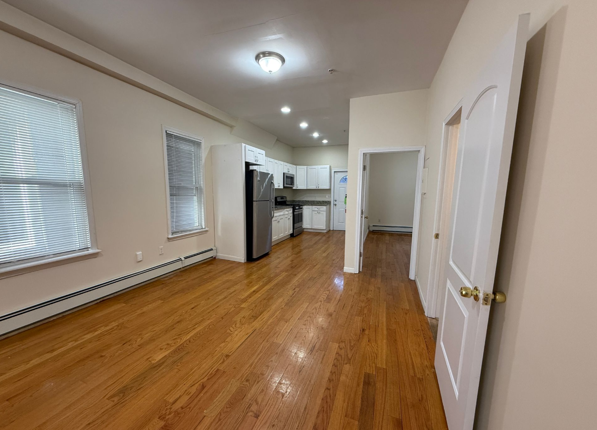 16 Chelsea St, East Boston