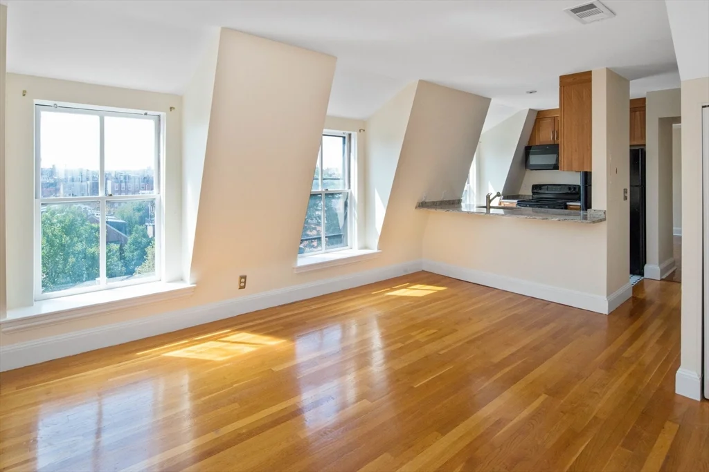 42 W Newton St, South End