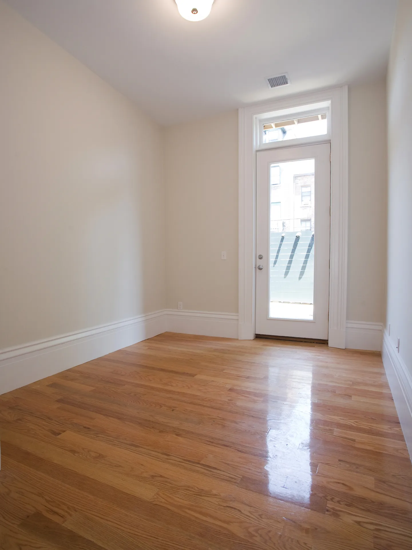 658 Massachusetts Ave, South End