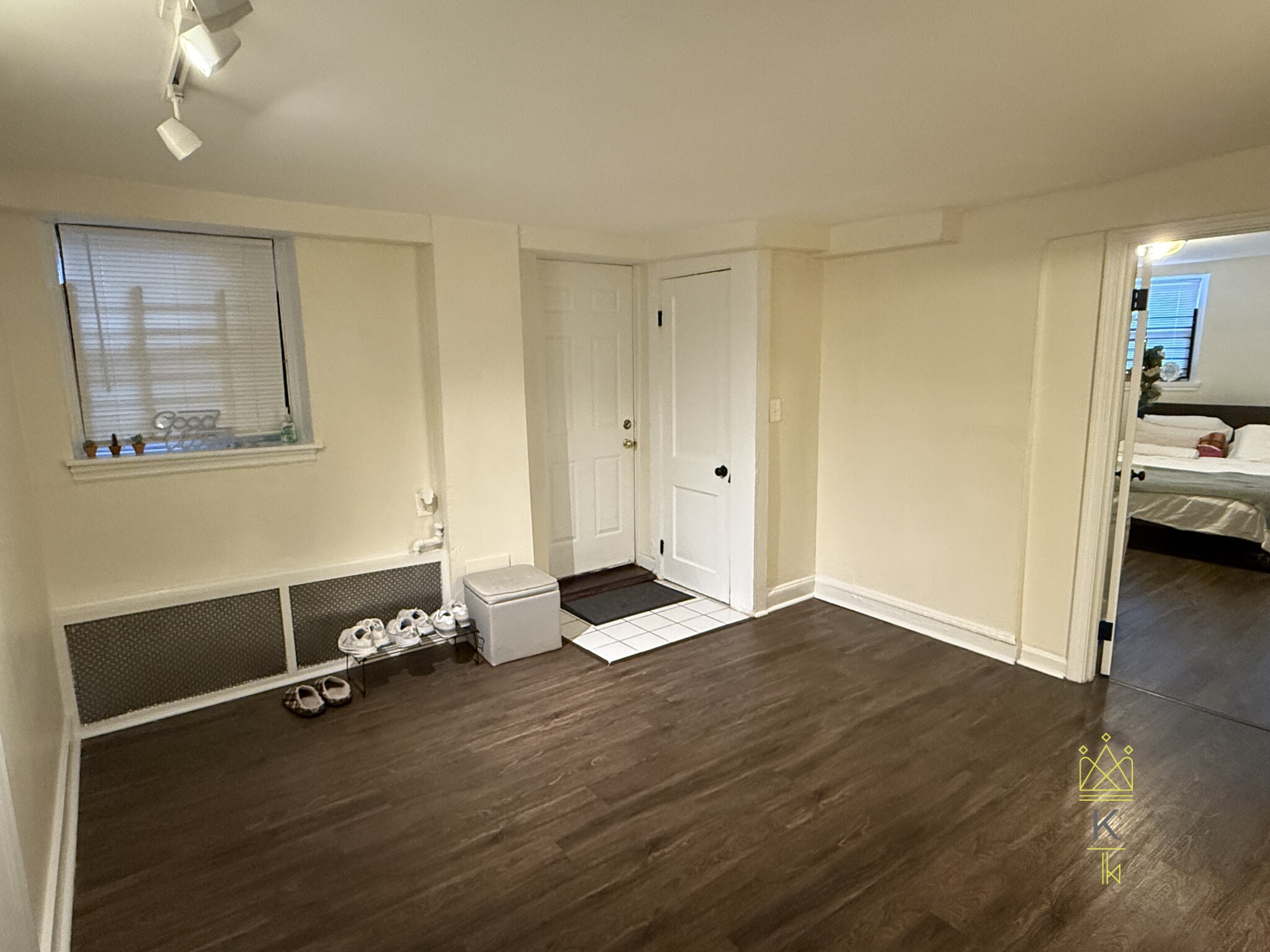 1961 Commonwealth Ave, Brighton