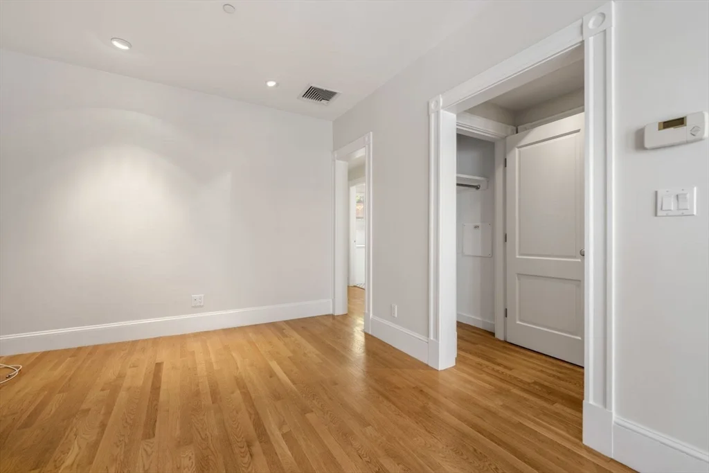 39 Clarendon St, South End