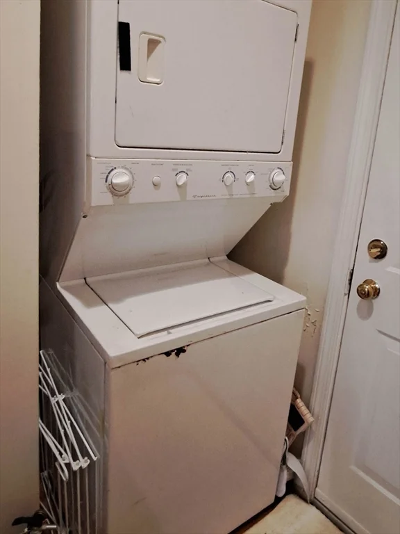 143 Hillside St, Mission Hill