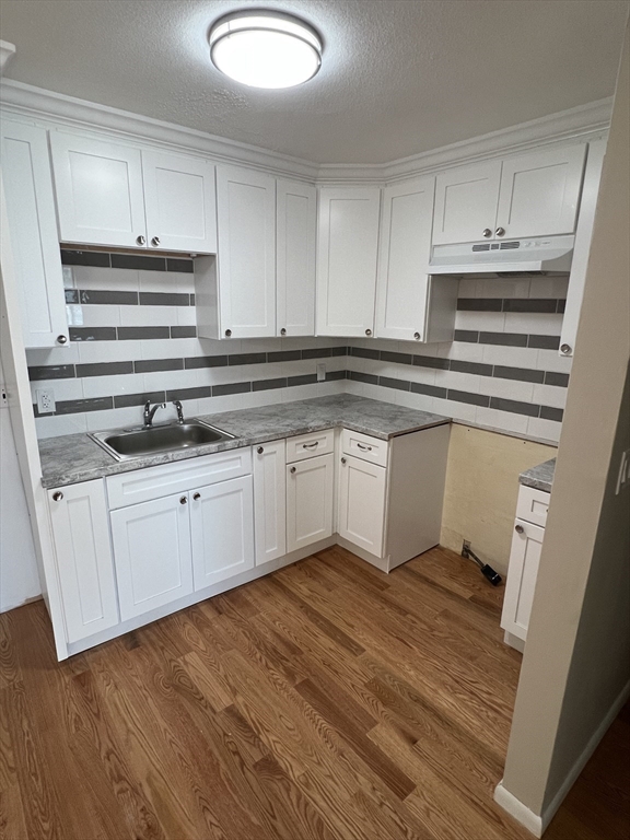 44 Maple St, Hyde Park