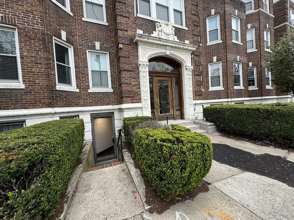 1641 Commonwealth Ave, Brighton