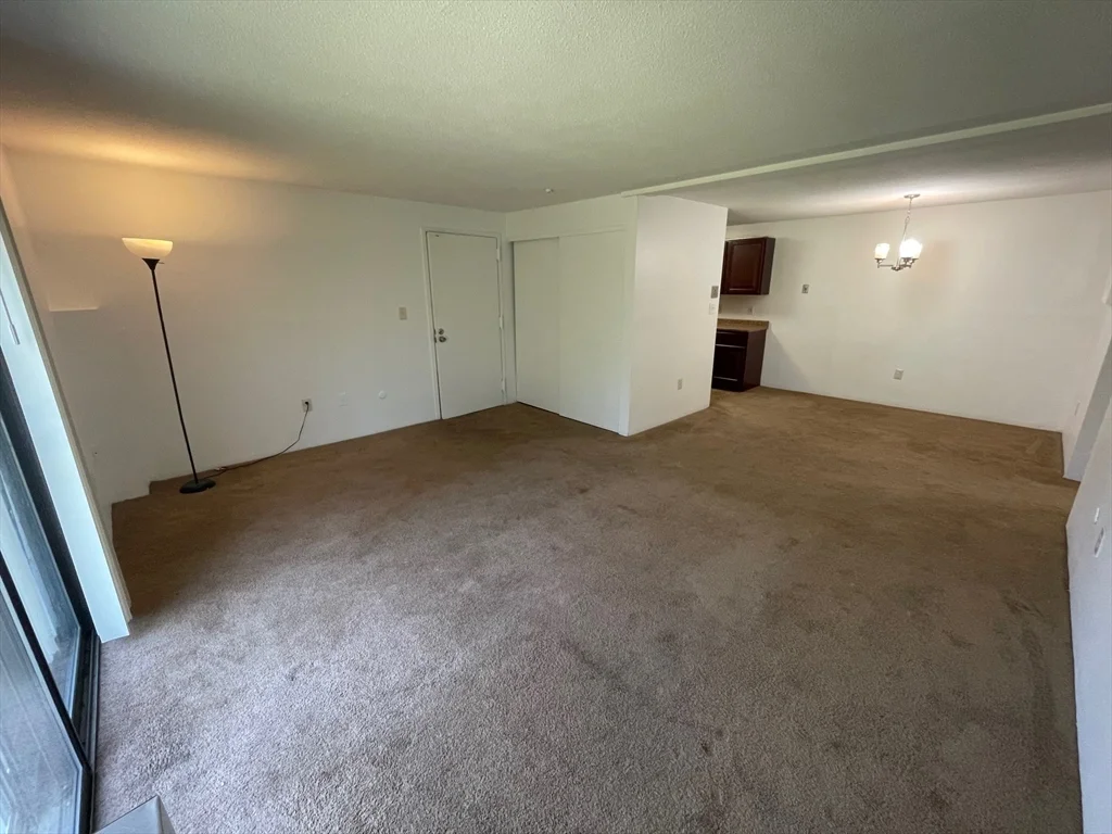 17 Village Rock Ln, Natick