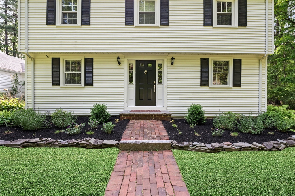 88 Haverhill Rd, Topsfield
