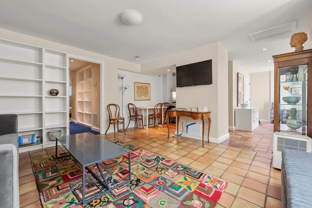 14 Craigie St, West Cambridge