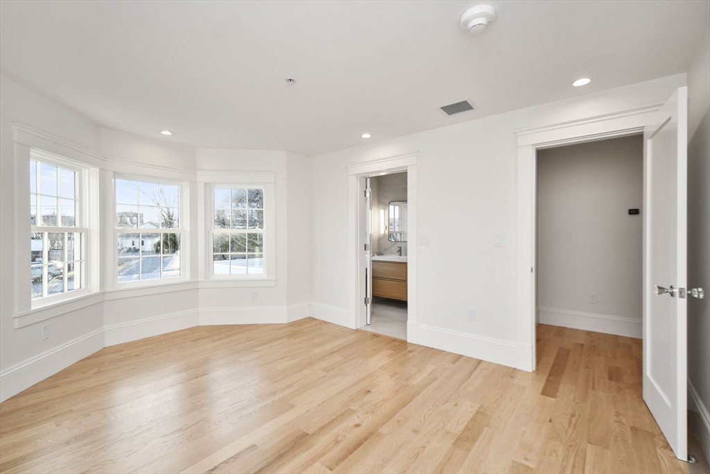 30 East Main St, Westborough