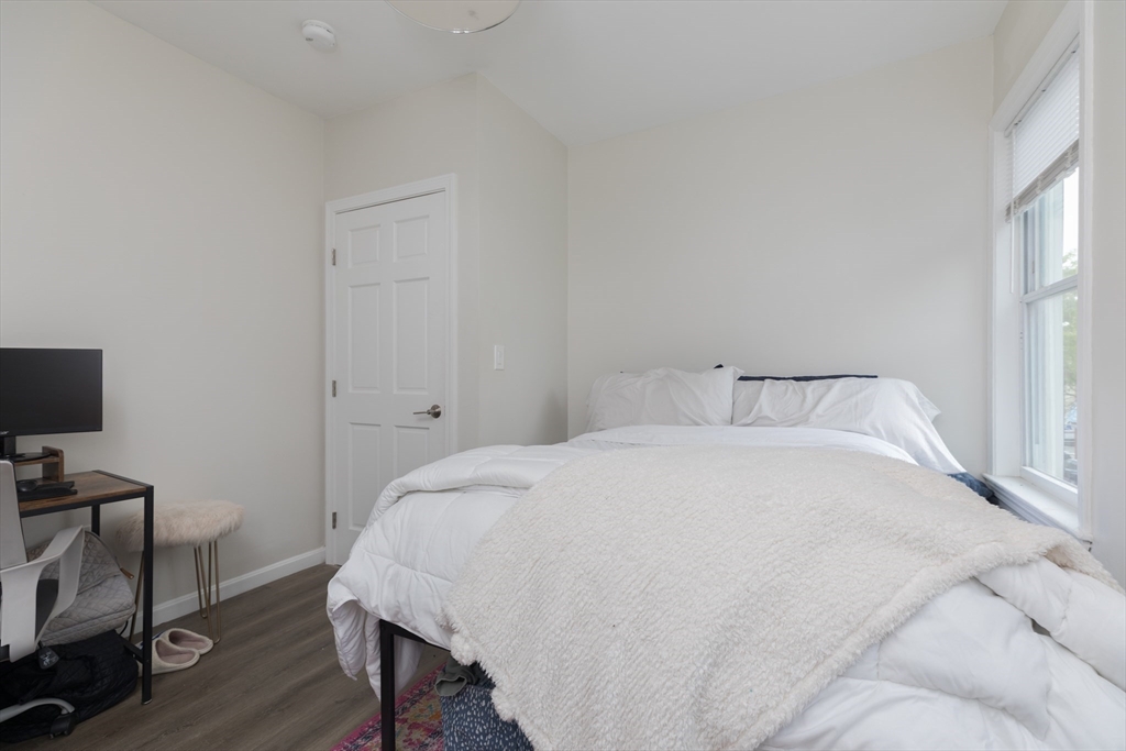 100 H St, South Boston