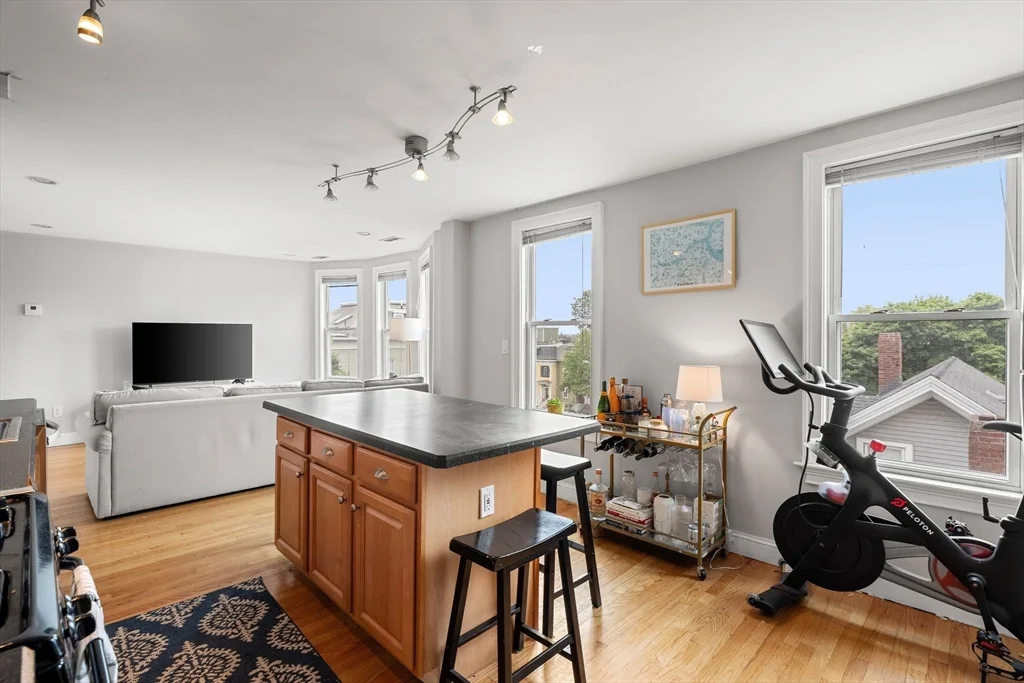 87 M St, South Boston