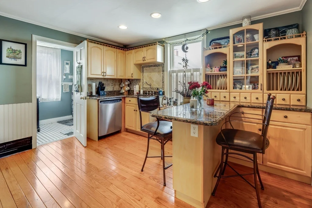 49 Atlantic Ave, Marblehead