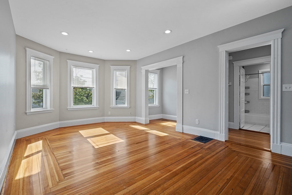 64 Creeley Rd, Belmont