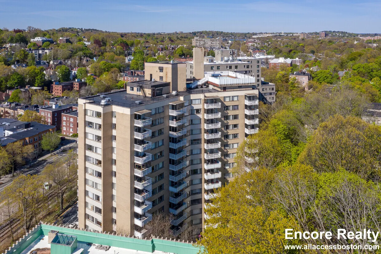 1530 Beacon St, Corey Hill