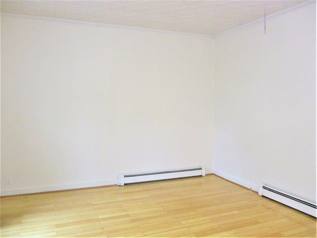 63 Arlington St, Oak Square